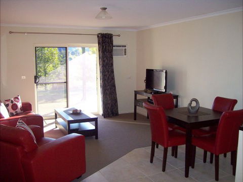 Colonial Inn Guest Rooms - Accommodation Perth 5