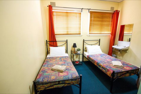 Grand Hotel - Accommodation Perth 11