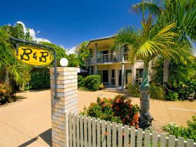 While Away Bed And Breakfast - Accommodation Perth 0