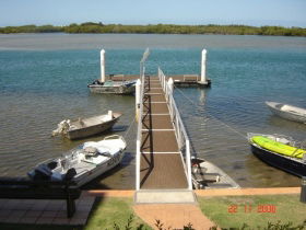 On The River Holiday Apartments - Accommodation Perth 0