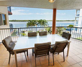 On The River Holiday Apartments - Accommodation Perth 3