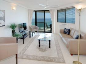 Malibu Resort - Perth Resorts 1