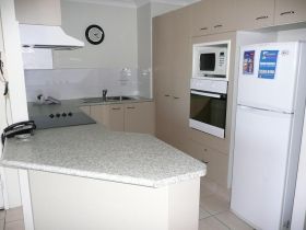 Pelican Cove Apartments - Accommodation Perth 3