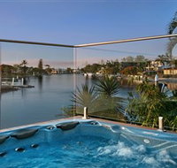 Sanctuary on Water Elite Holiday Home - Accommodation Perth