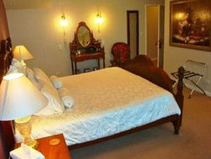 Newberry Manor - Accommodation Perth 1