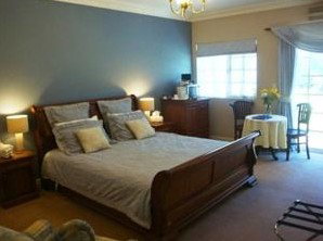 Newberry Manor - Accommodation Perth 2