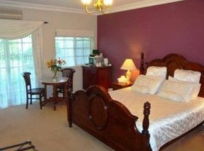 Newberry Manor - Accommodation Perth 3