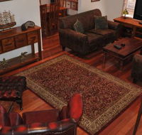 The Pommy Tree Bed and Breakfast - Perth Resorts
