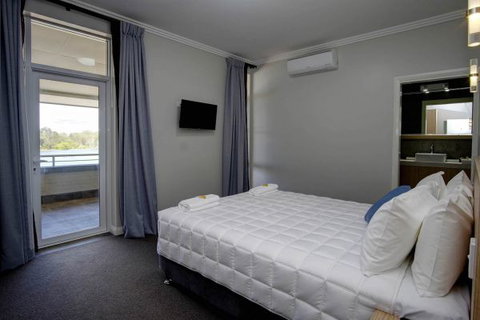 Lakes And Ocean Hotel - Accommodation Perth 4
