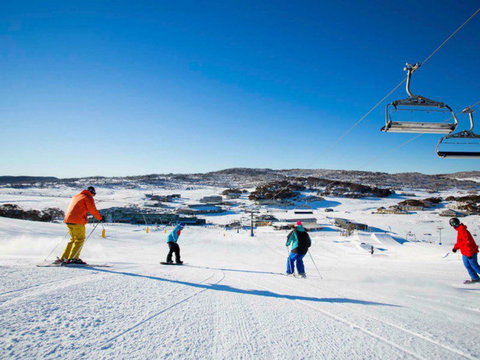 The Coachman Ski Lodge - Accommodation Perth 0