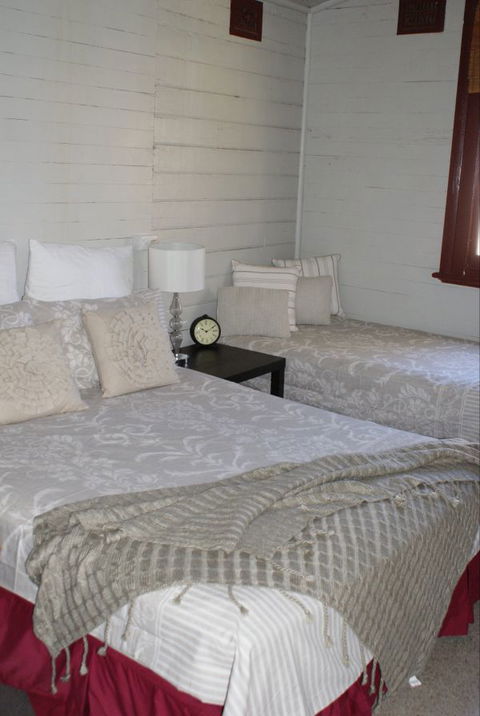 Moonan  Cottage - Accommodation Perth 3