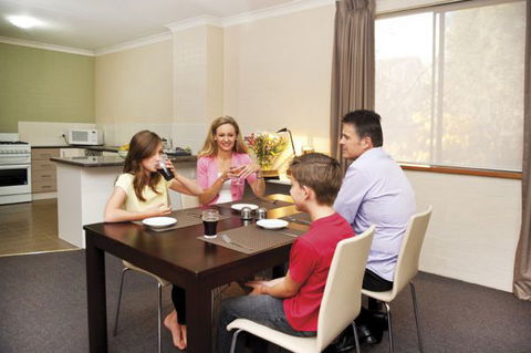Oxley Court Apartments - Accommodation Perth 0