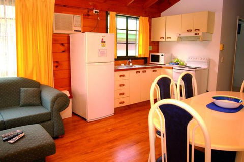 Smuggler's Cove Holiday Village - Accommodation Perth 2