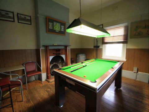 Victoria Hotel: Moonan Flat - Accommodation Perth 2