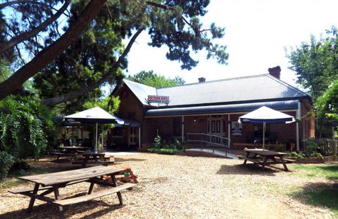 Victoria Hotel: Moonan Flat - Accommodation Perth 4