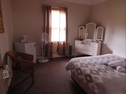 Victoria Hotel: Moonan Flat - Accommodation Perth 5
