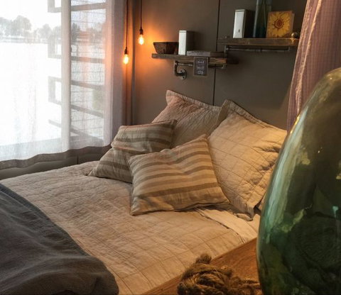 Bill's Boathouse - Accommodation Perth 2