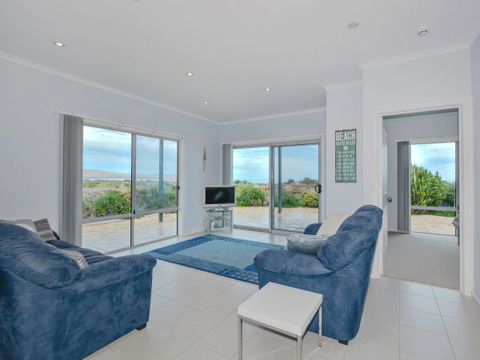 Century 21 SouthCoast: Moana Blue - Accommodation Perth 45