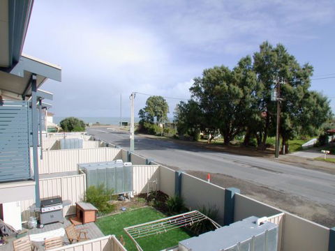 Century 21 SouthCoast: Moana Blue - Accommodation Perth 54