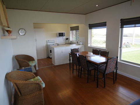 Century 21 SouthCoast: Moana Blue - Accommodation Perth 81