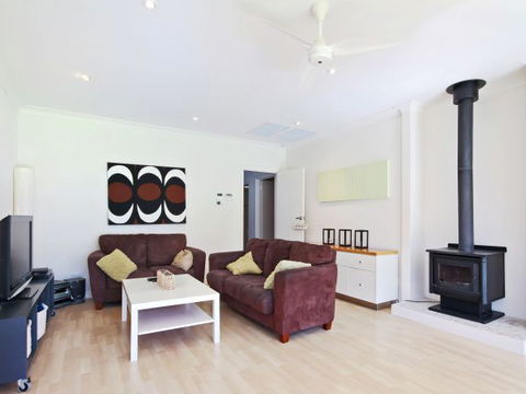 Century 21 SouthCoast: Moana Blue - Accommodation Perth 87
