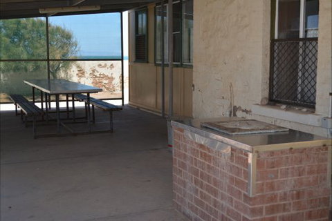 Point Lowly Lighthouse Cottages - Accommodation Perth 2