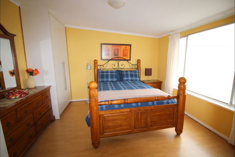 Christies Cottage For Holidays And Relocations. - Accommodation Perth 15