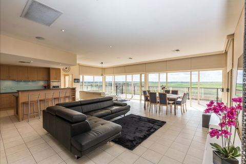 River Shack Rentals - Living The Dream - Accommodation Perth 28