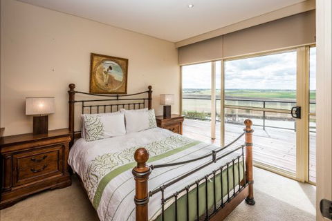River Shack Rentals - Living The Dream - Accommodation Perth 31