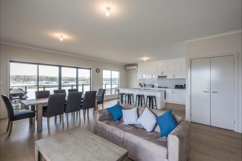 River Shack Rentals - Living The Dream - Accommodation Perth 89