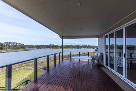River Shack Rentals - Living The Dream - Accommodation Perth 111