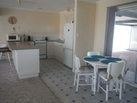 Alilly - Accommodation Perth 2