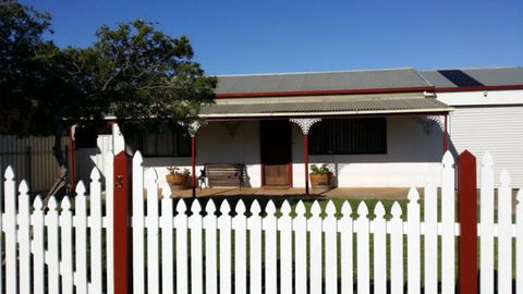 Angas Cottage - Accommodation Perth 2