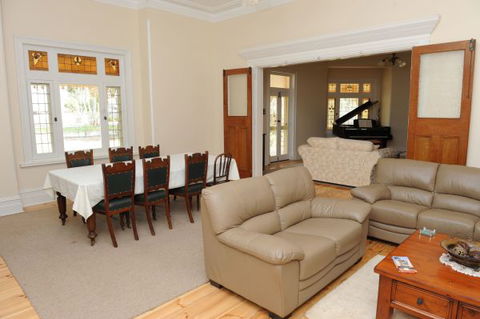 Cockburn House - Accommodation Perth 2