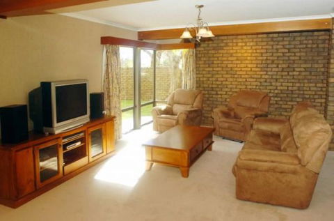 Trenberth House - Accommodation Perth 2