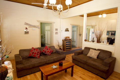 Anderl's Beach Cottage - Accommodation Perth 2