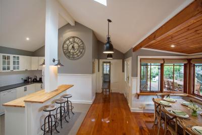 Oak Tree Lodge - Accommodation Perth 2