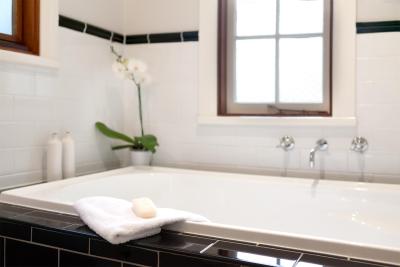 Oak Tree Lodge - Accommodation Perth 3
