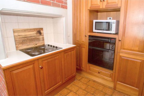 Norfolks - Accommodation Perth 3