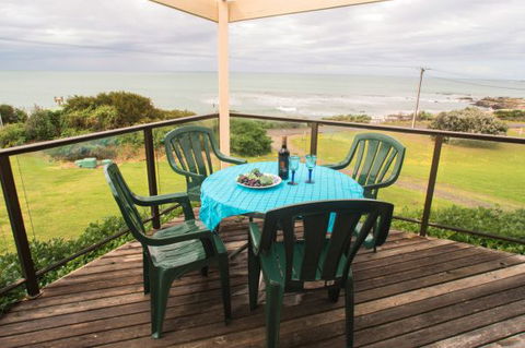 Norfolks - Accommodation Perth 8