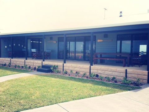 Vintage Oar Holiday House - Accommodation Perth 3