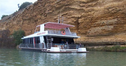 Takeme2 Houseboat - Accommodation Perth 1