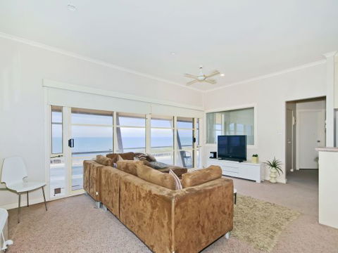 Century 21 SouthCoast: Salt - Accommodation Perth 2
