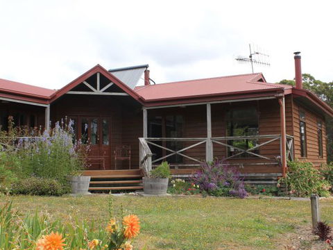 Eagle's Roost Farmstay B&B - Accommodation Perth 0