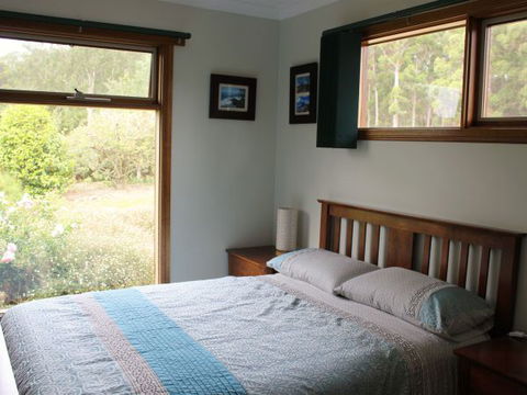 Eagle's Roost Farmstay B&B - Accommodation Perth 1