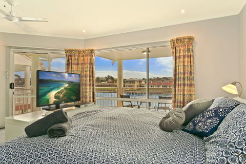 SALT Waterfront Apartment - Accommodation Perth 3