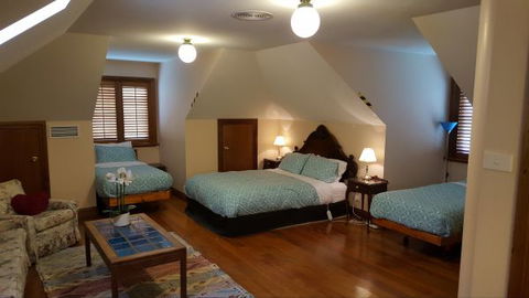 Cascades Manor - Accommodation Perth 6