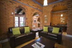 Florennes Heritage Cottage - Accommodation Perth 3