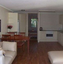 Burleigh Palms Holiday Apartments - Accommodation Perth 1