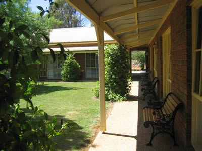 Mansfield Valley Motor Inn - Accommodation Perth 1